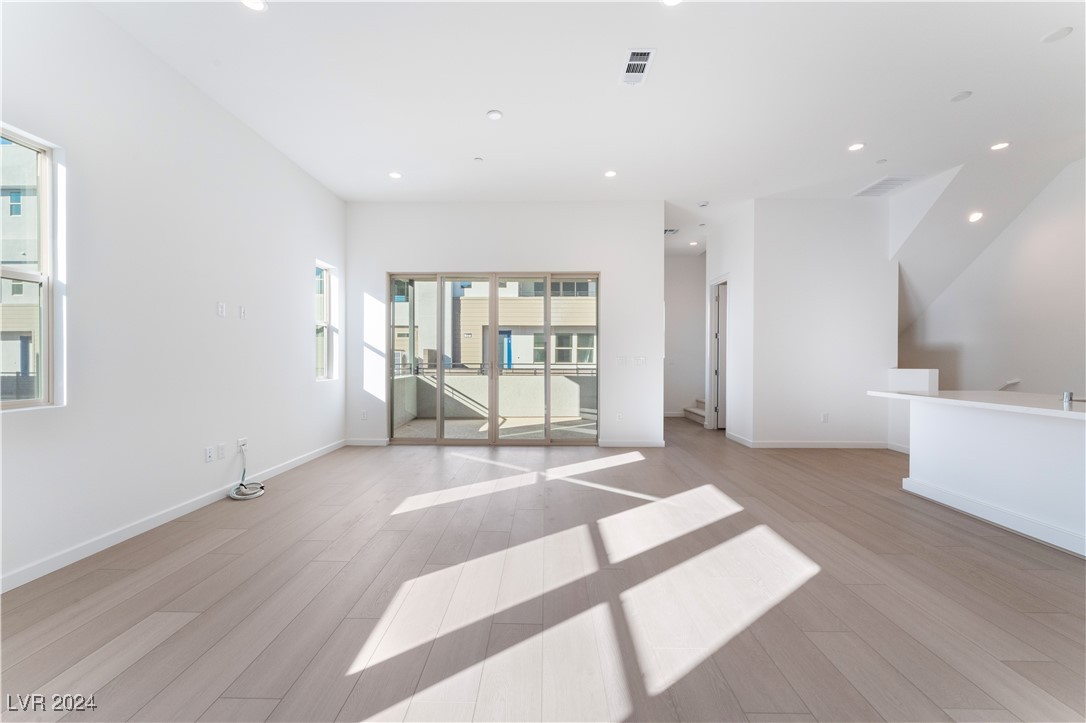 655 Spotted Falcon Street