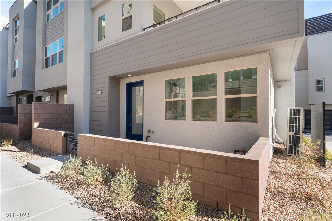 655 Spotted Falcon Street