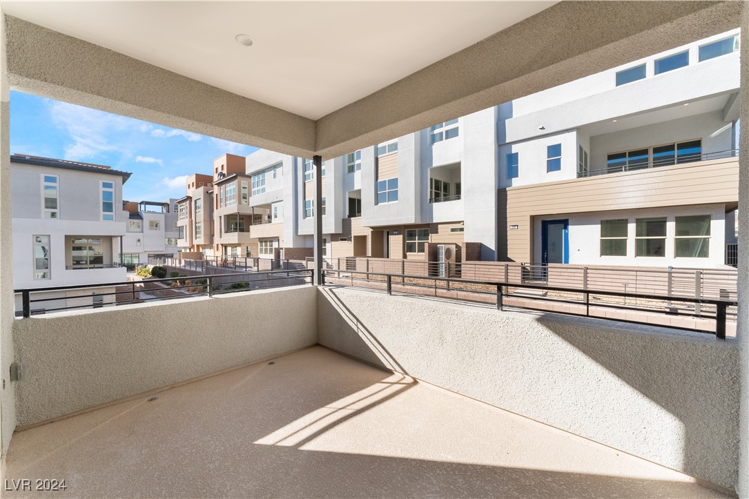 655 Spotted Falcon Street