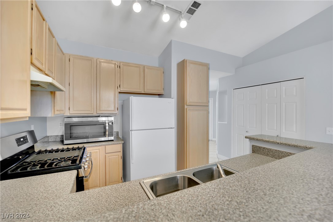 5125 Briar Meadow Way