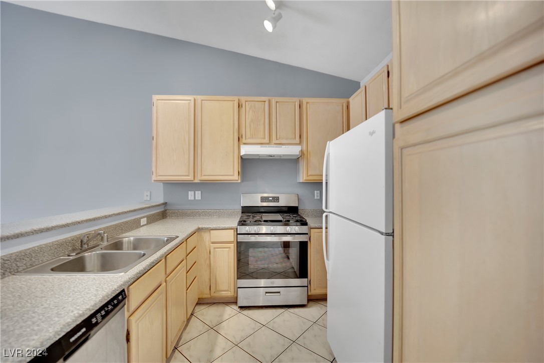 5125 Briar Meadow Way