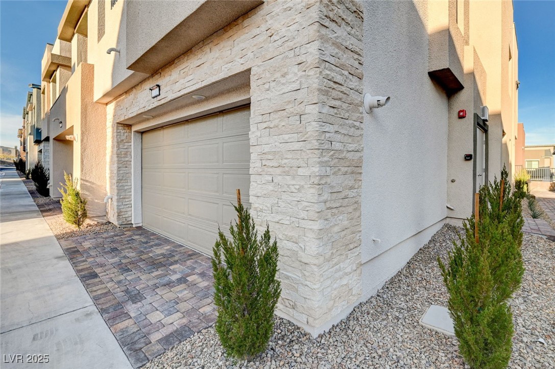 600 North Carriage Hill Drive 1018