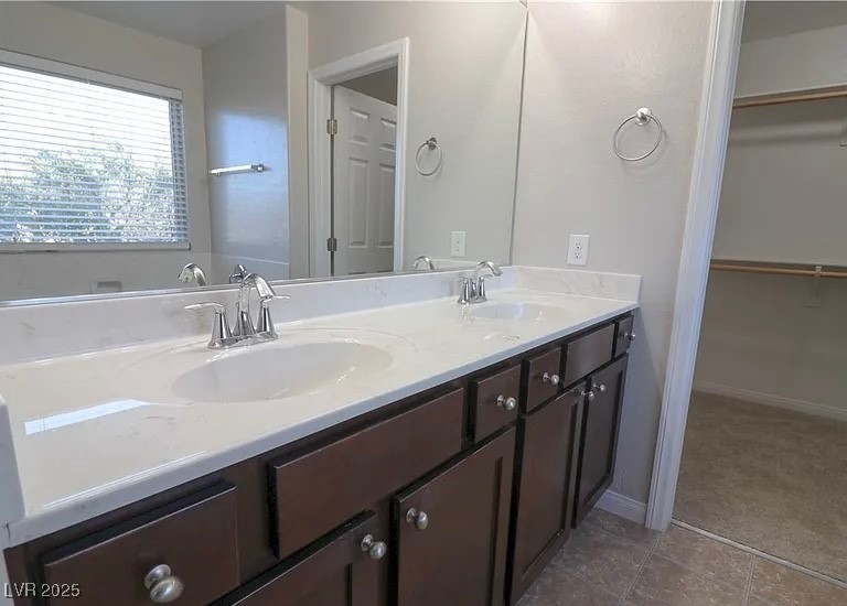 242 Botanic Gardens Drive