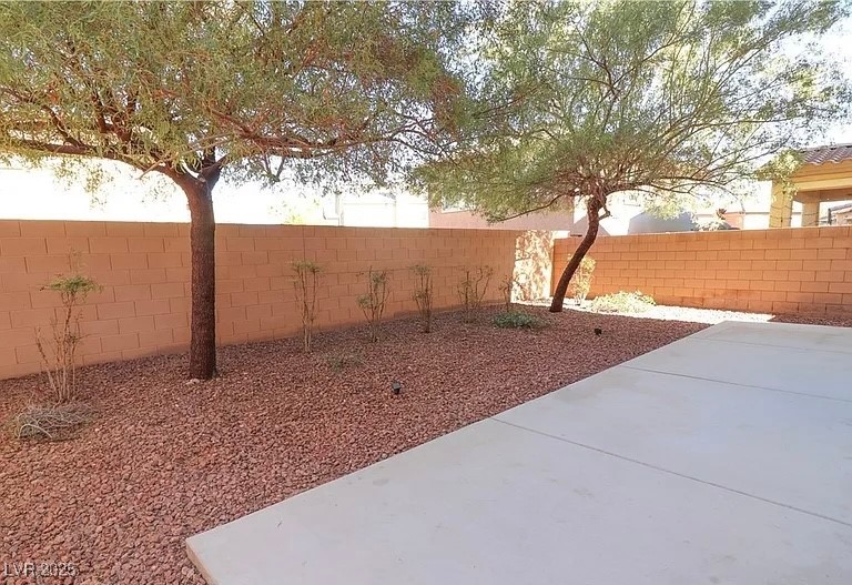 242 Botanic Gardens Drive