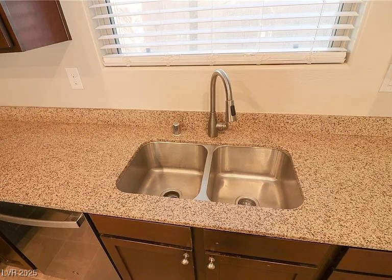 242 Botanic Gardens Drive