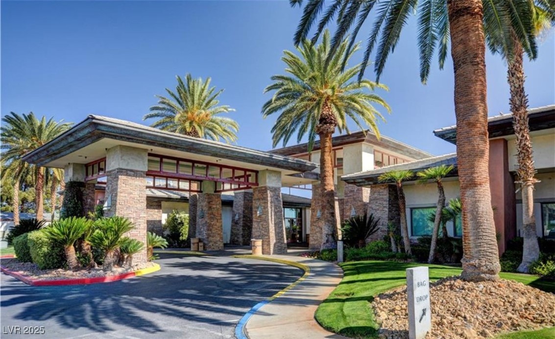 242 Botanic Gardens Drive