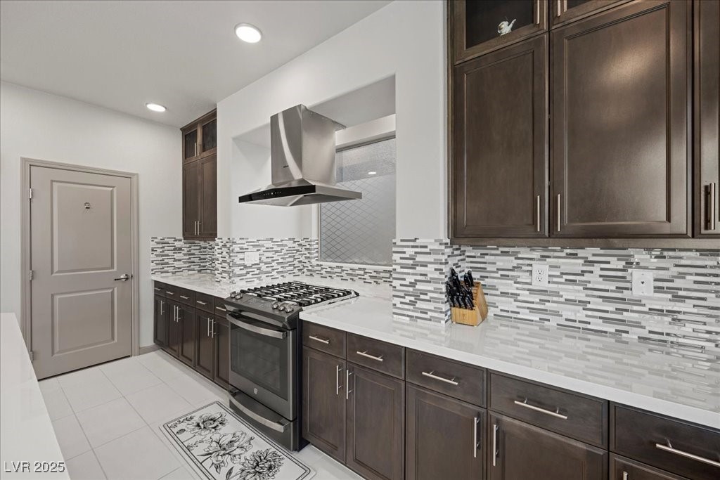 6618 Tangled Vines Avenue