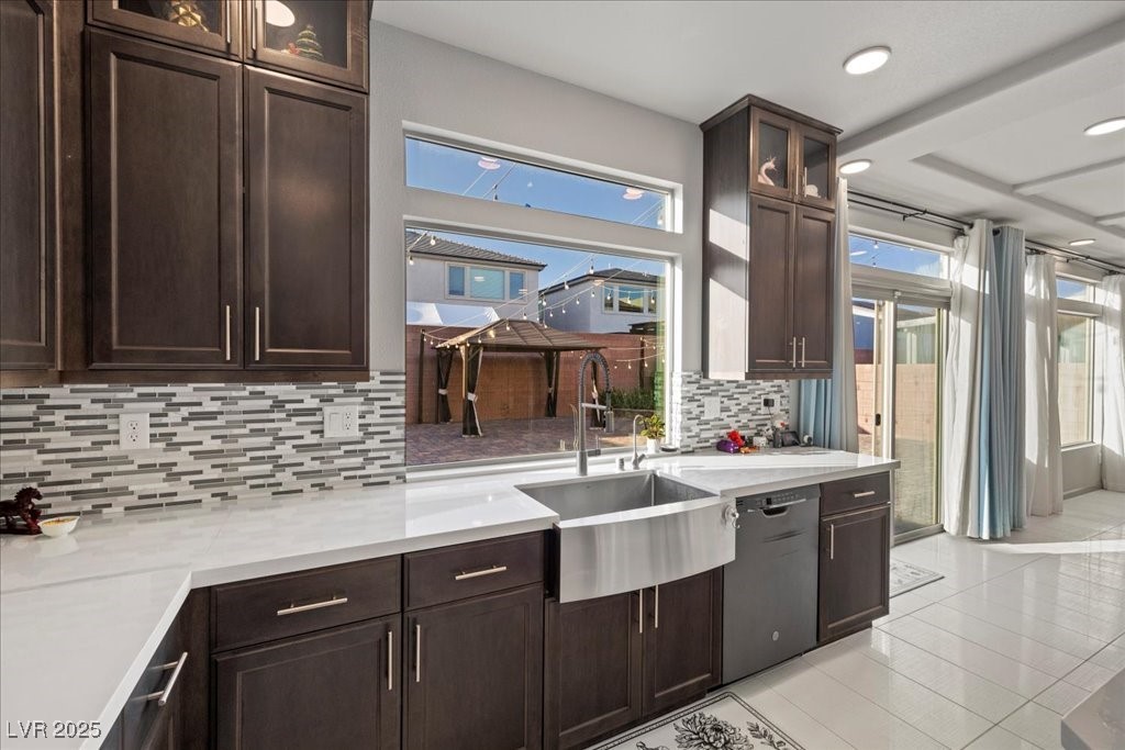 6618 Tangled Vines Avenue