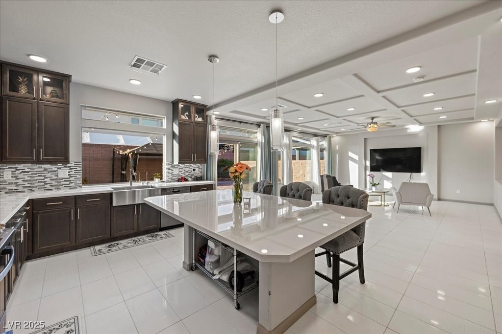 6618 Tangled Vines Avenue