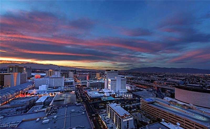 150 Las Vegas Boulevard 818