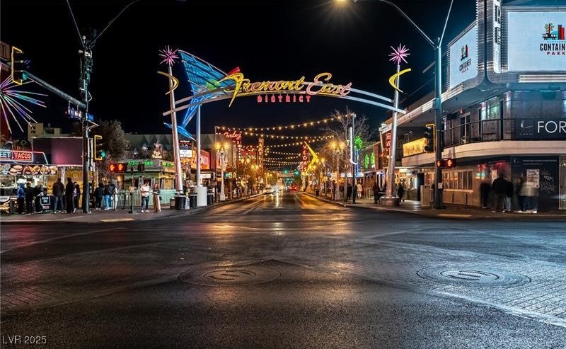 150 Las Vegas Boulevard 818