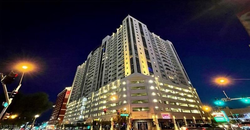 150 Las Vegas Boulevard 818