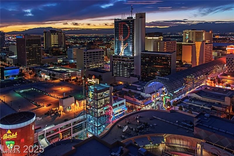 150 Las Vegas Boulevard 818