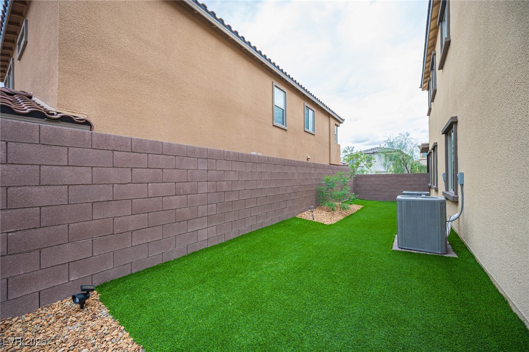 12042 Arrebol Avenue