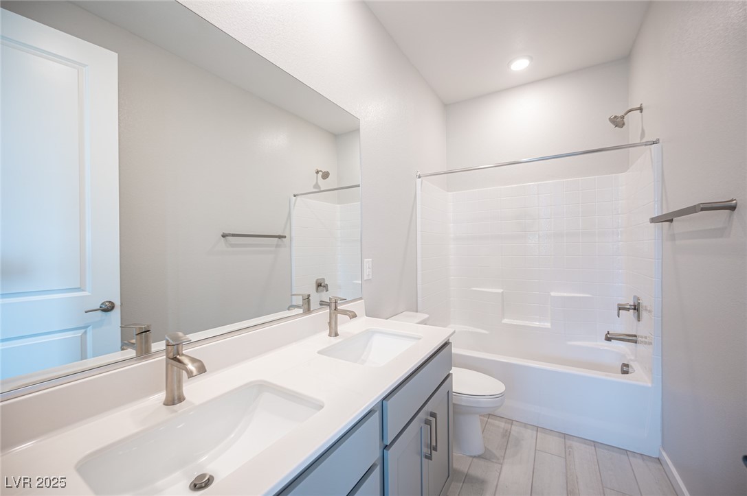 12042 Arrebol Avenue