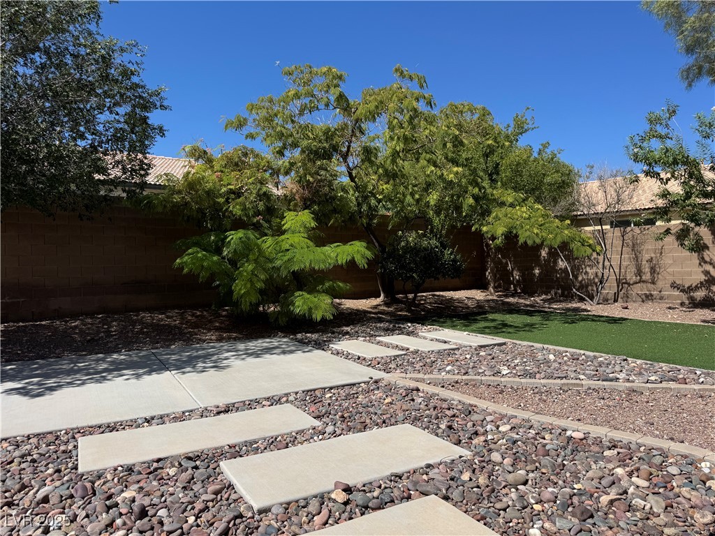 7887 Sagebrush Bend Street