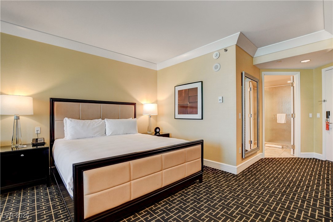 2000 North Fashion Show Drive 3316