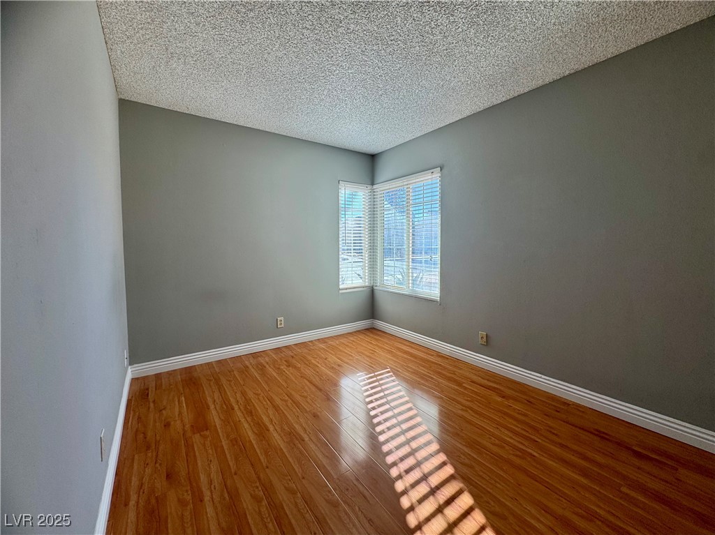 7018 MONTCLIFF Avenue