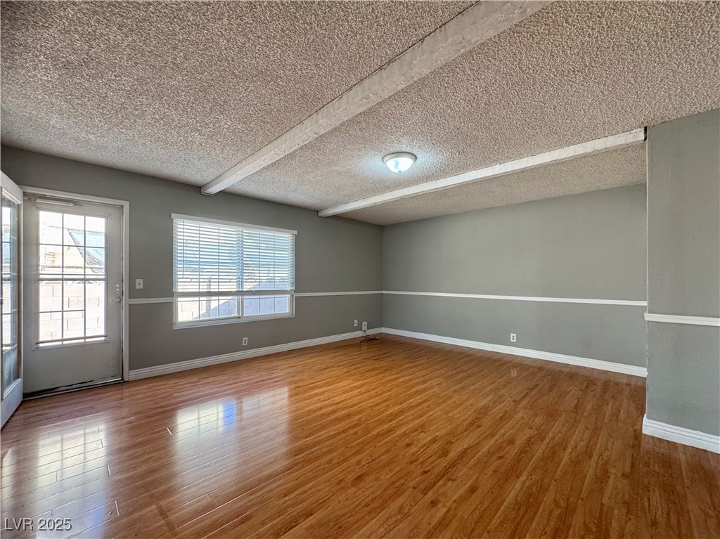 7018 MONTCLIFF Avenue