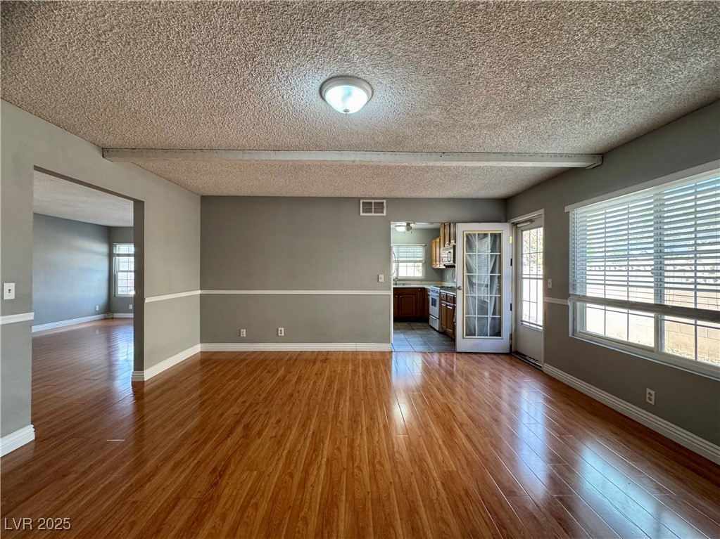 7018 MONTCLIFF Avenue