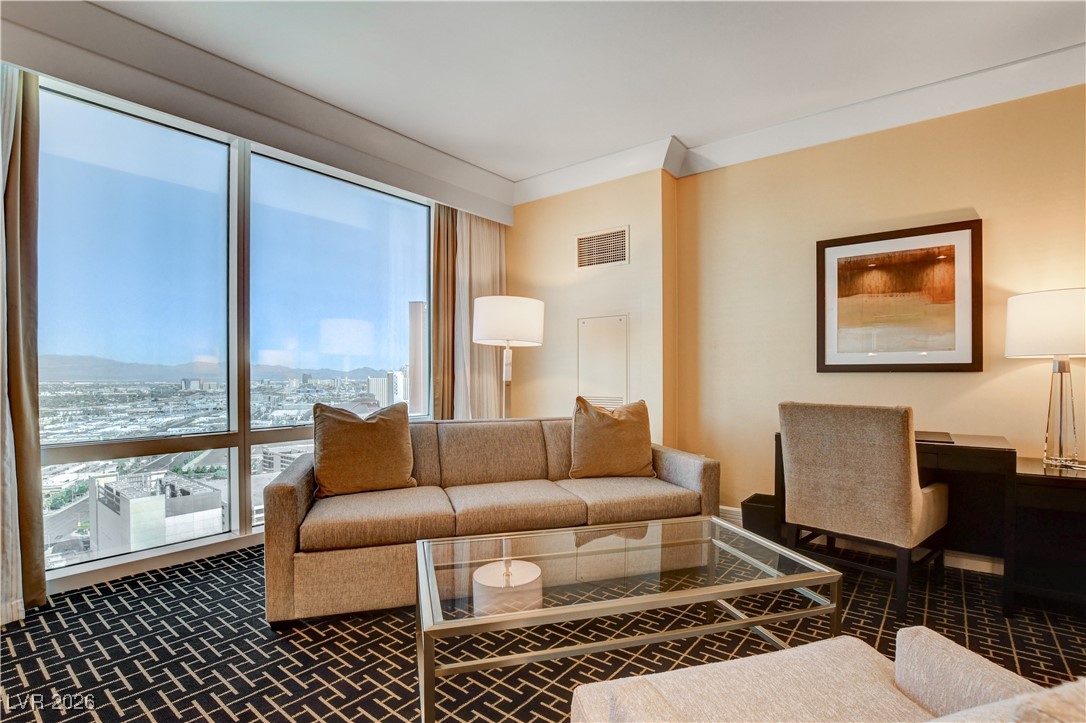 2000 North Fashion Show Drive 3316