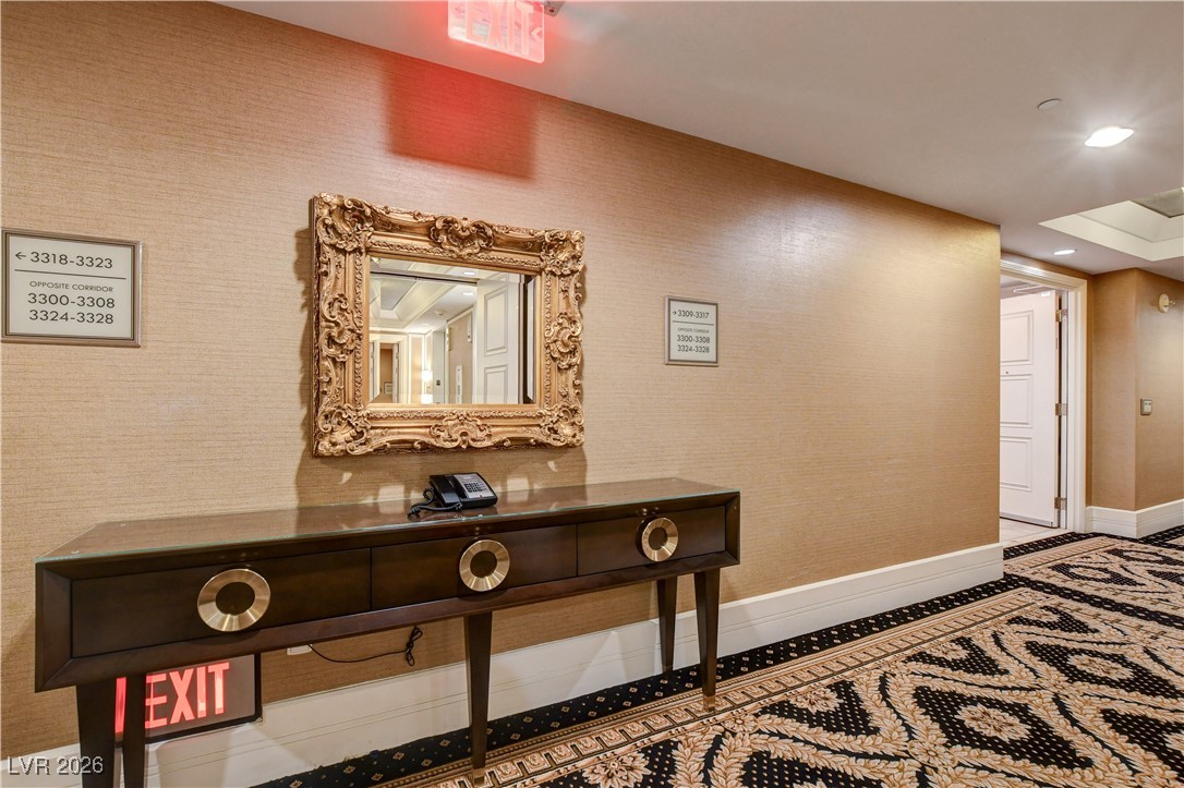 2000 North Fashion Show Drive 3316