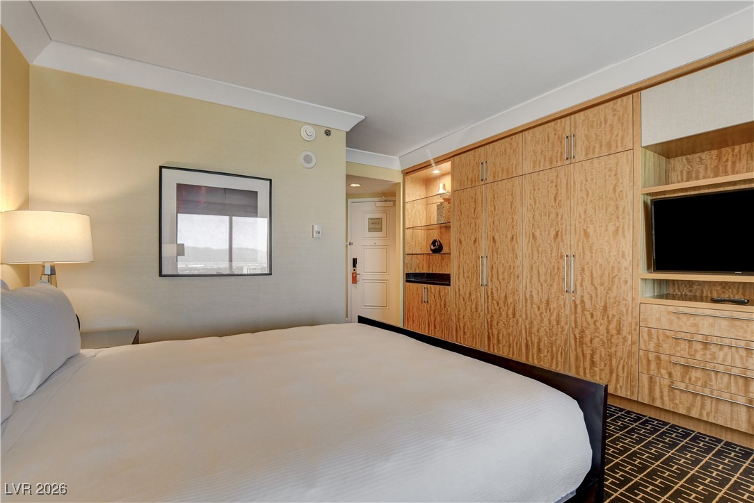 2000 North Fashion Show Drive 3316