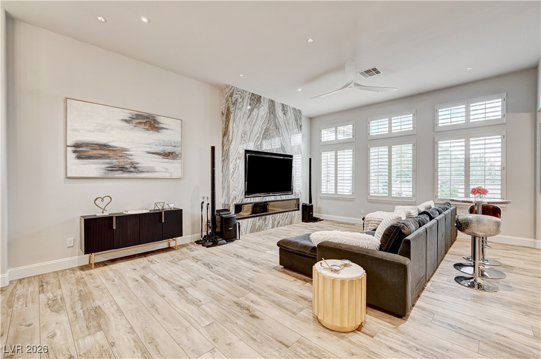 812 Sir James Bridge Way
