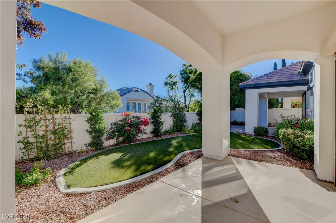 812 Sir James Bridge Way