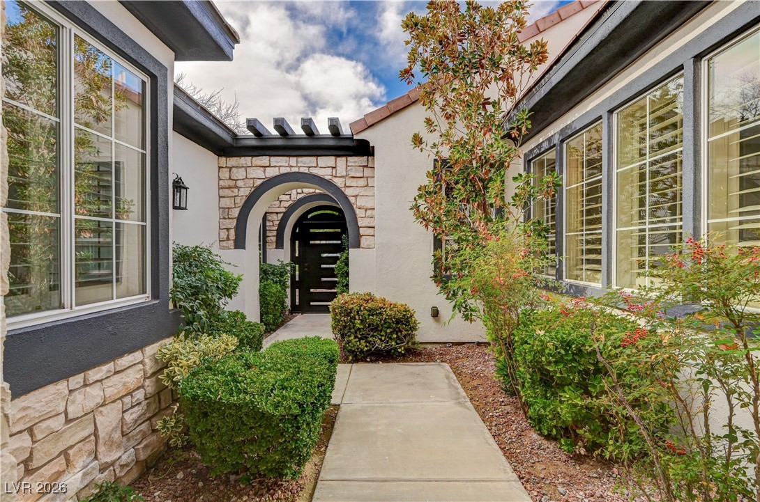 812 Sir James Bridge Way