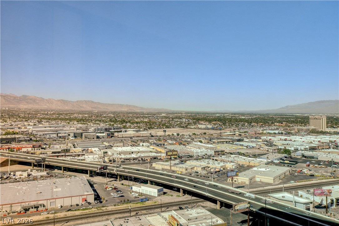 2000 North Fashion Show Drive 3316