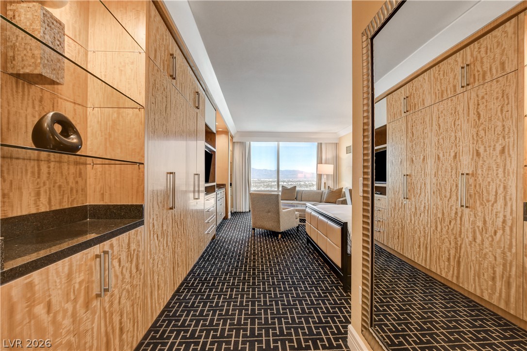 2000 North Fashion Show Drive 3316