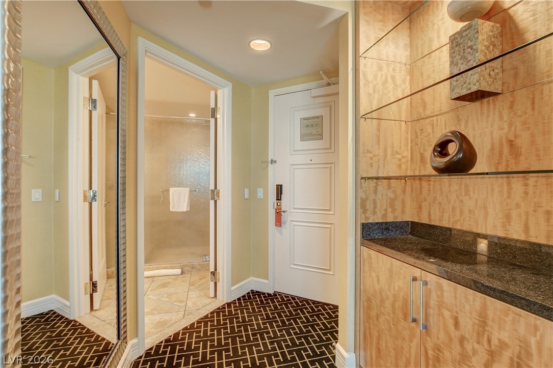 2000 North Fashion Show Drive 3316