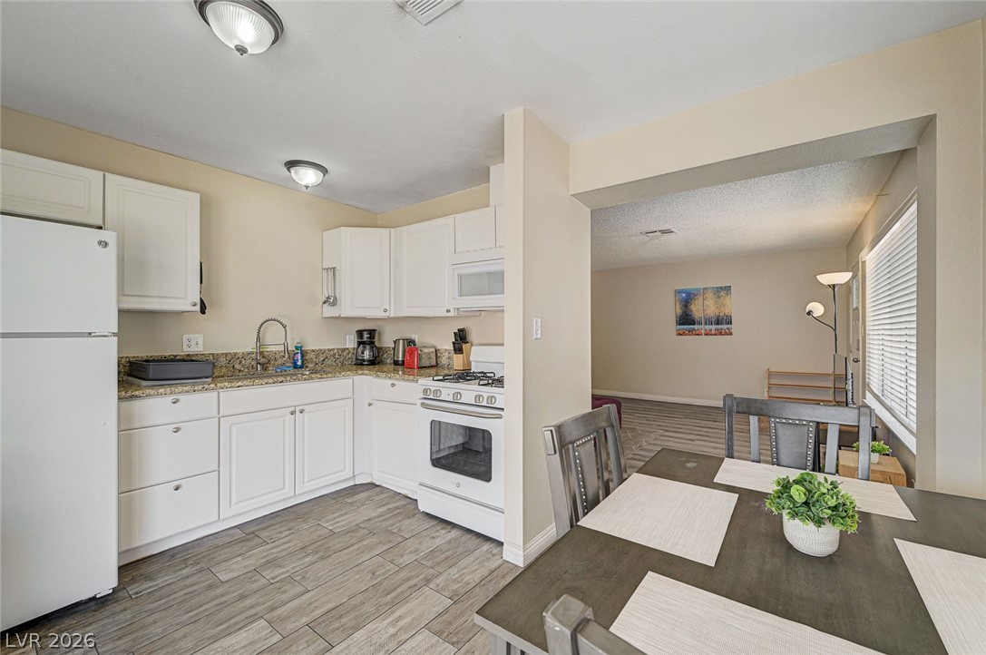 4016 Calle Paula