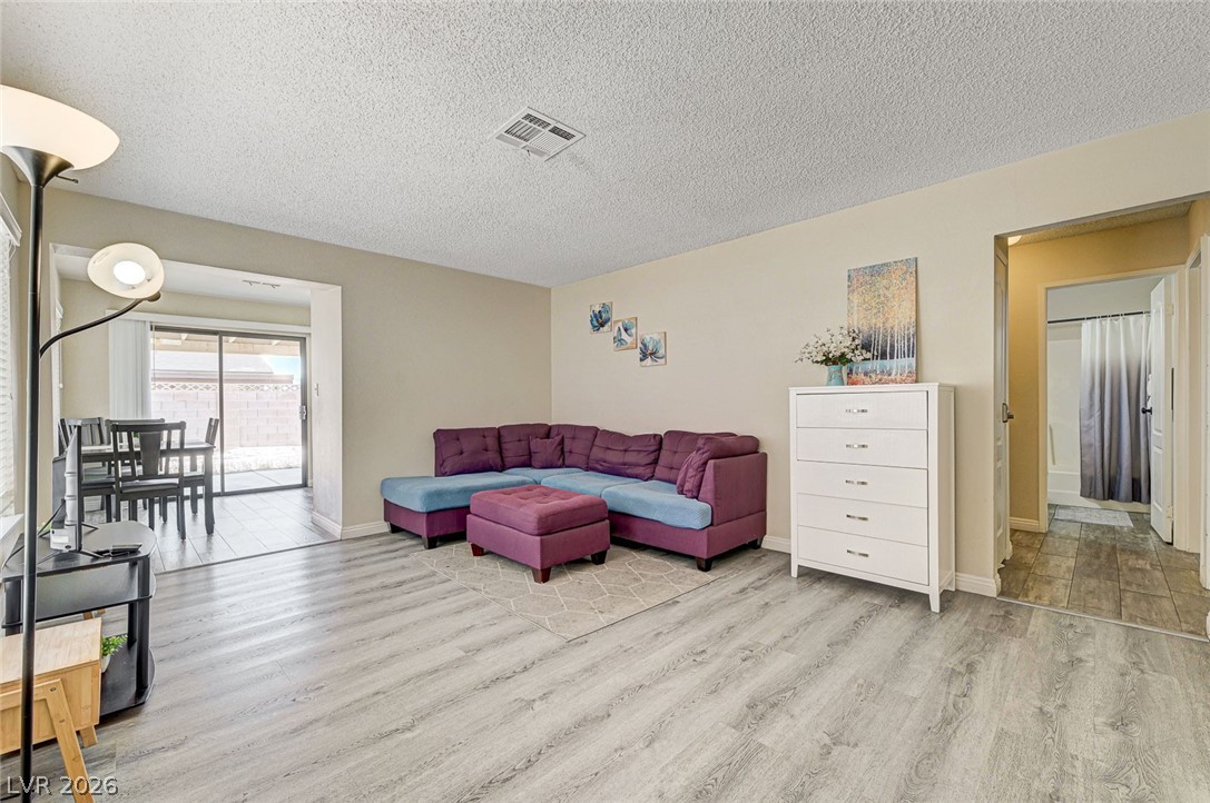 4016 Calle Paula