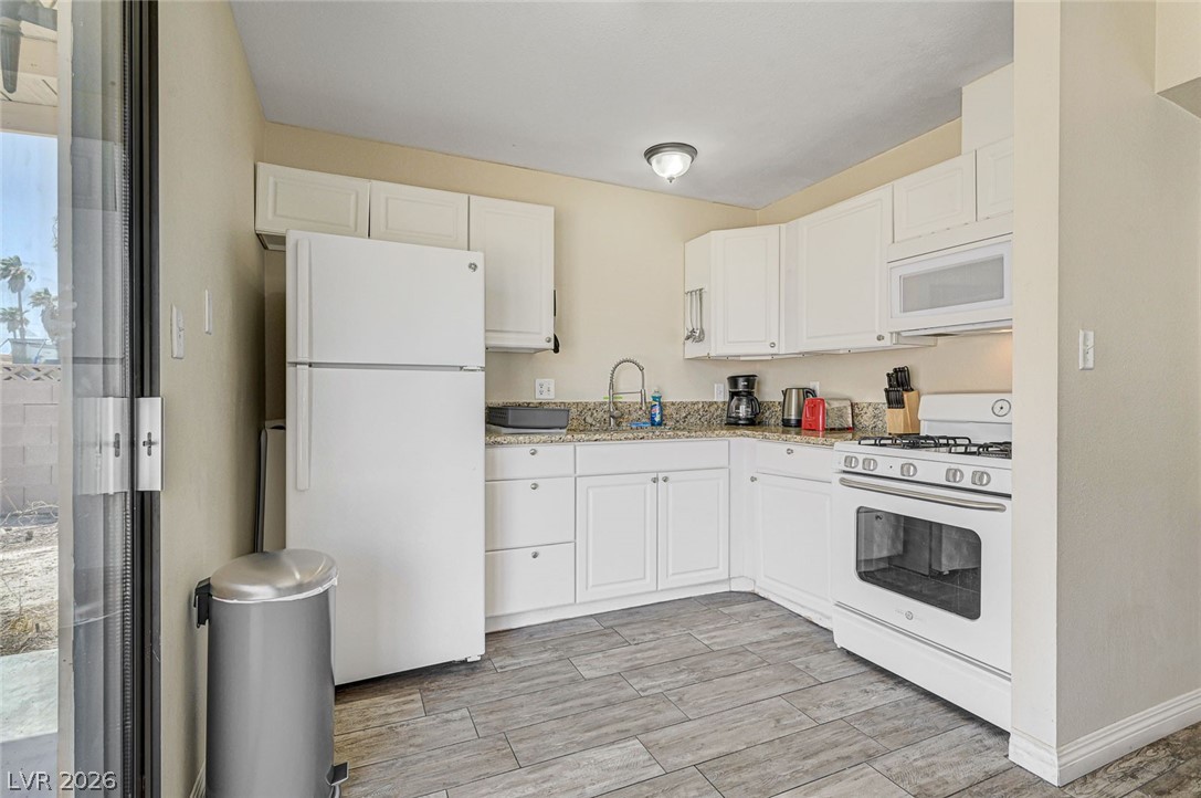 4016 Calle Paula