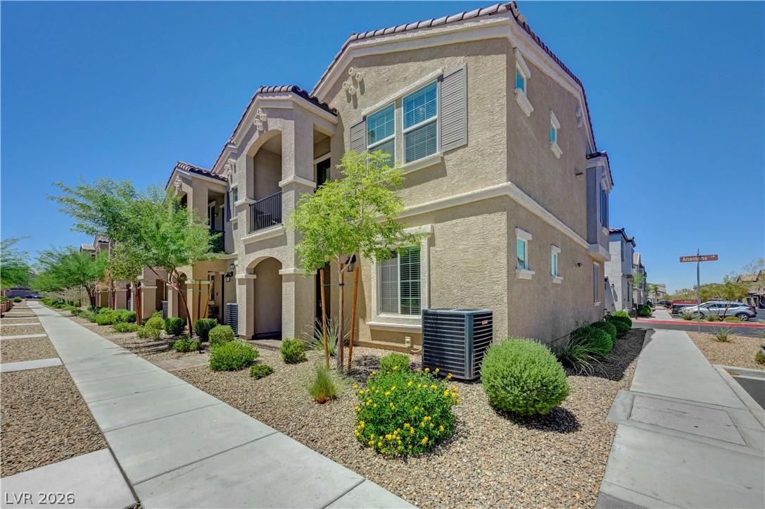 678 Anemone Lane