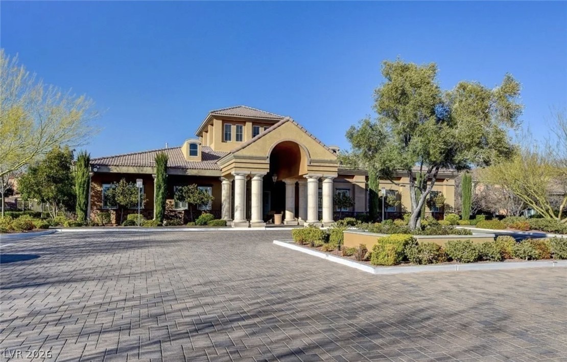 2428 Granada Bluff Court
