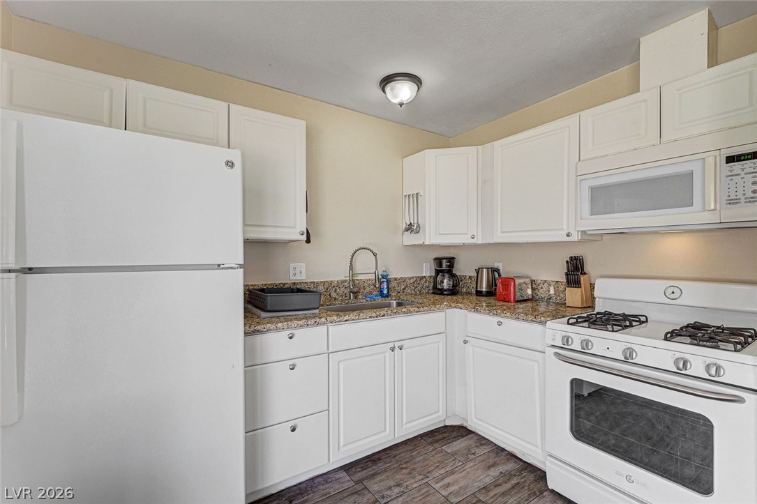 4016 Calle Paula