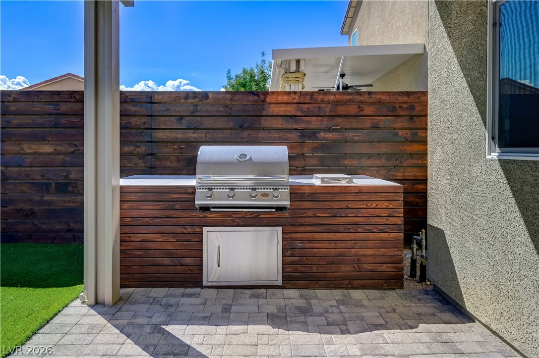 7563 Dragonfruit Avenue