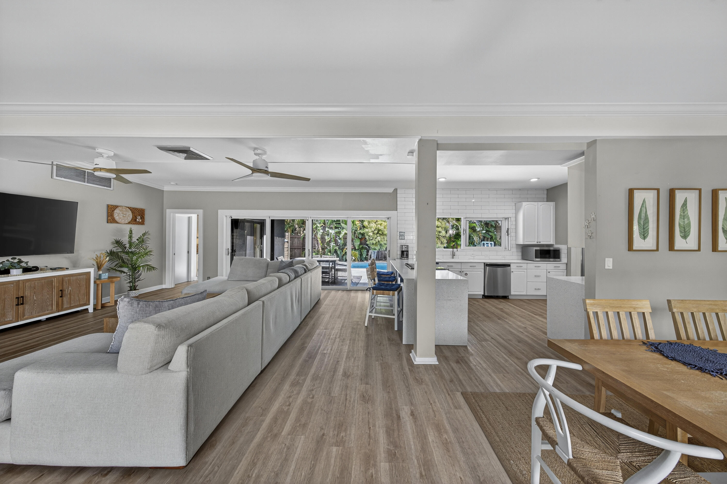 2112 Manatee Drive