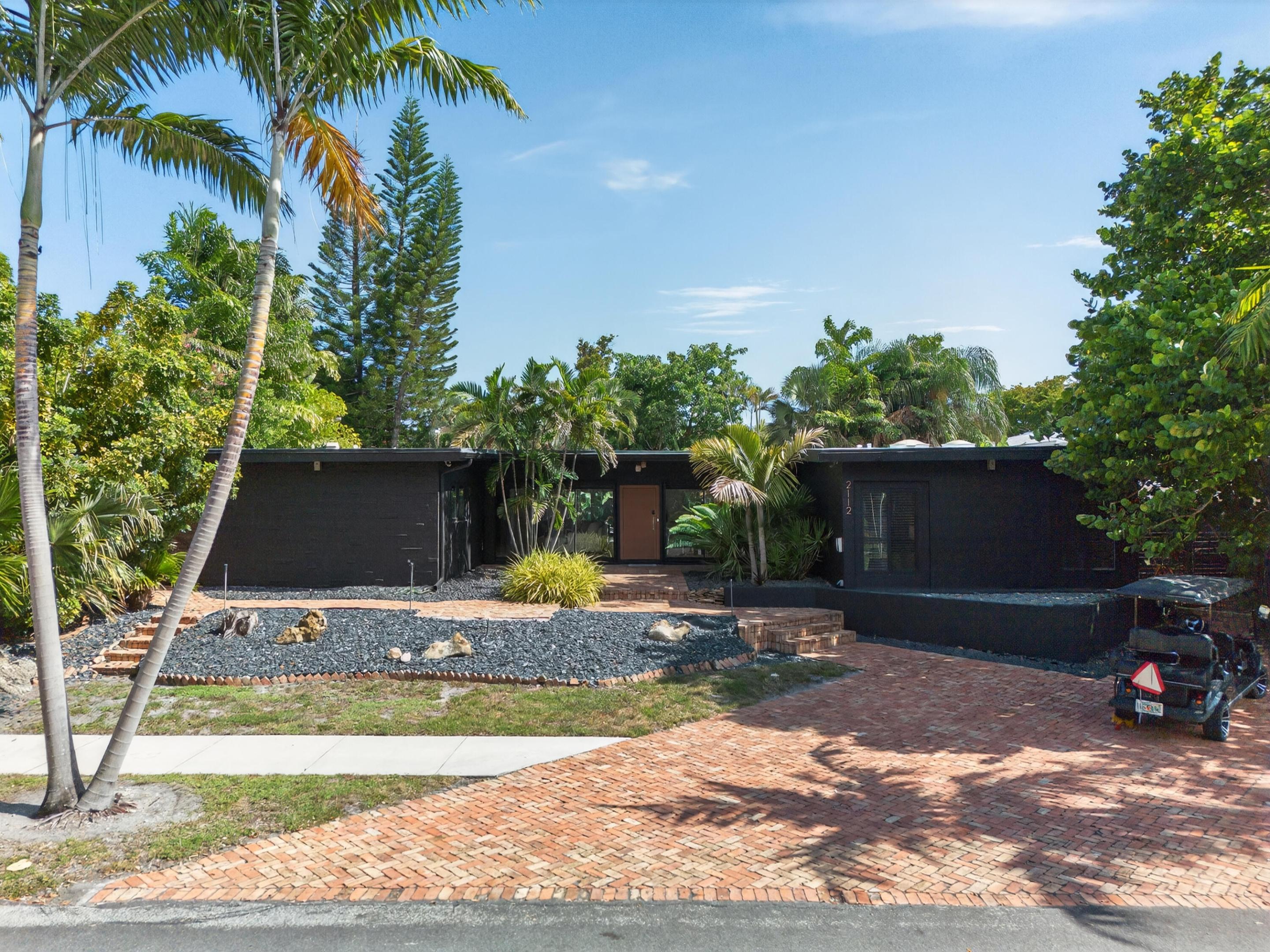 2112 Manatee Drive
