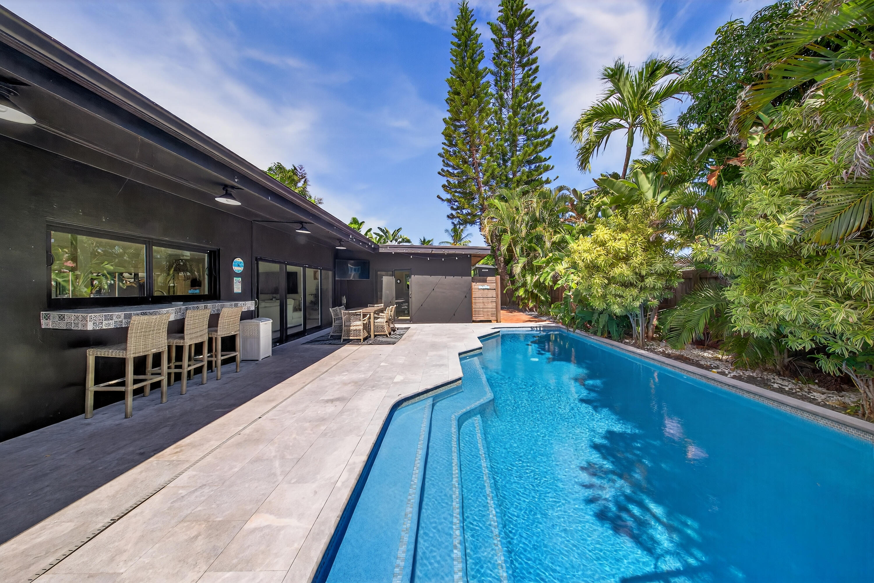 2112 Manatee Drive
