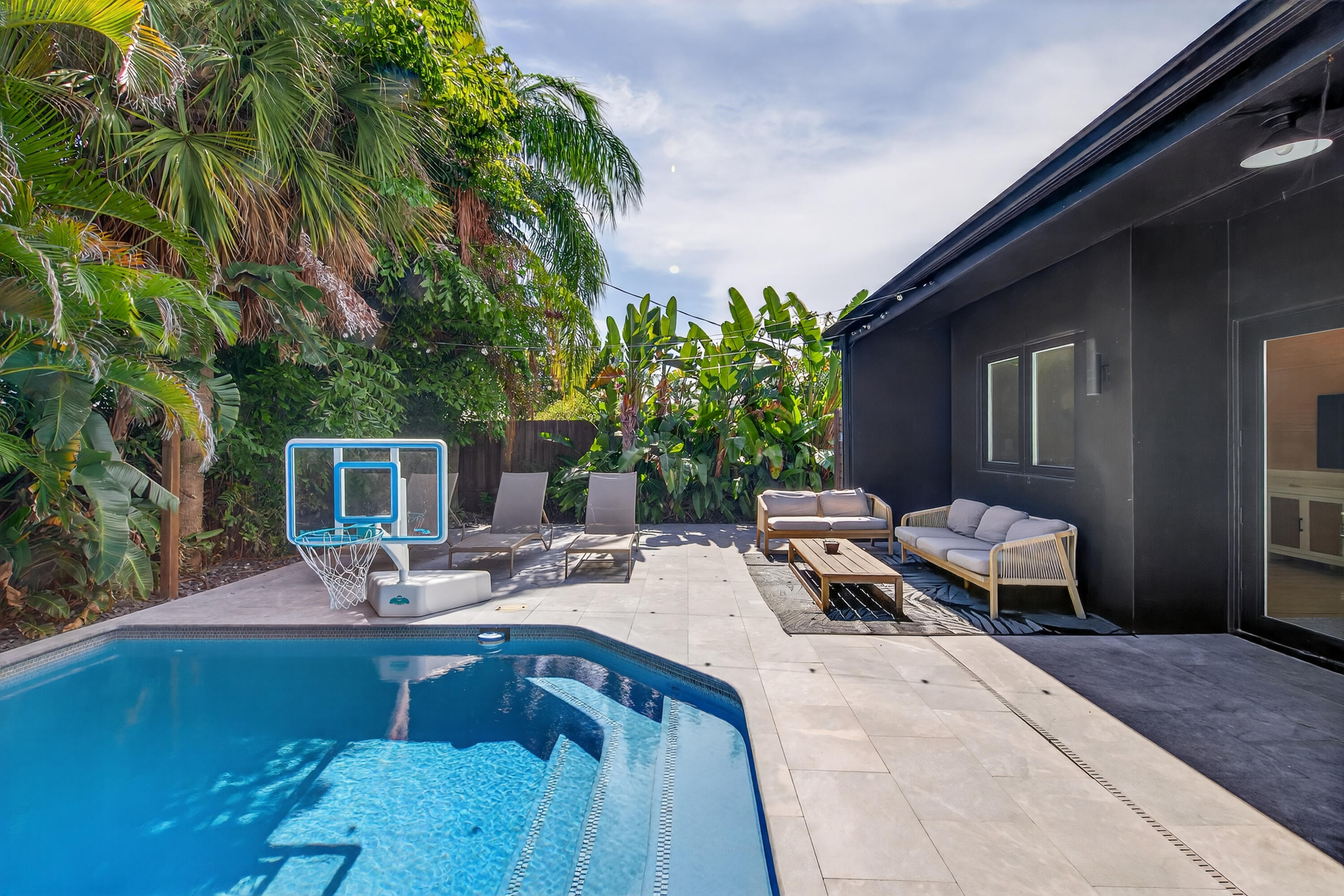 2112 Manatee Drive