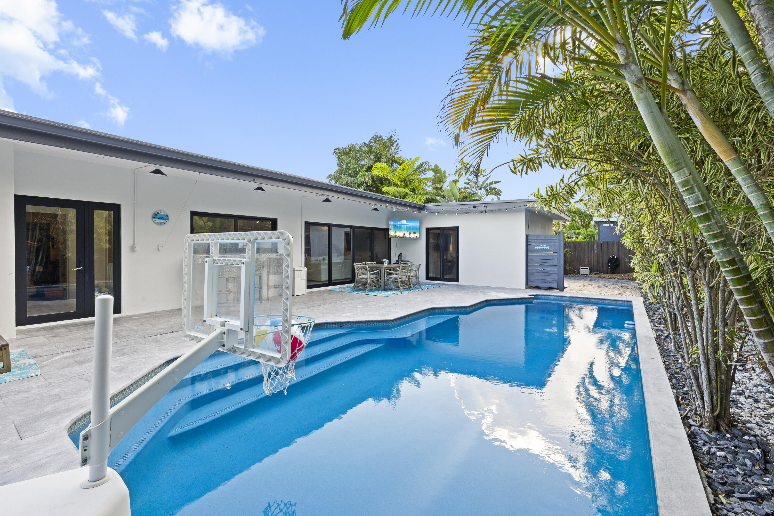2112 Manatee Drive