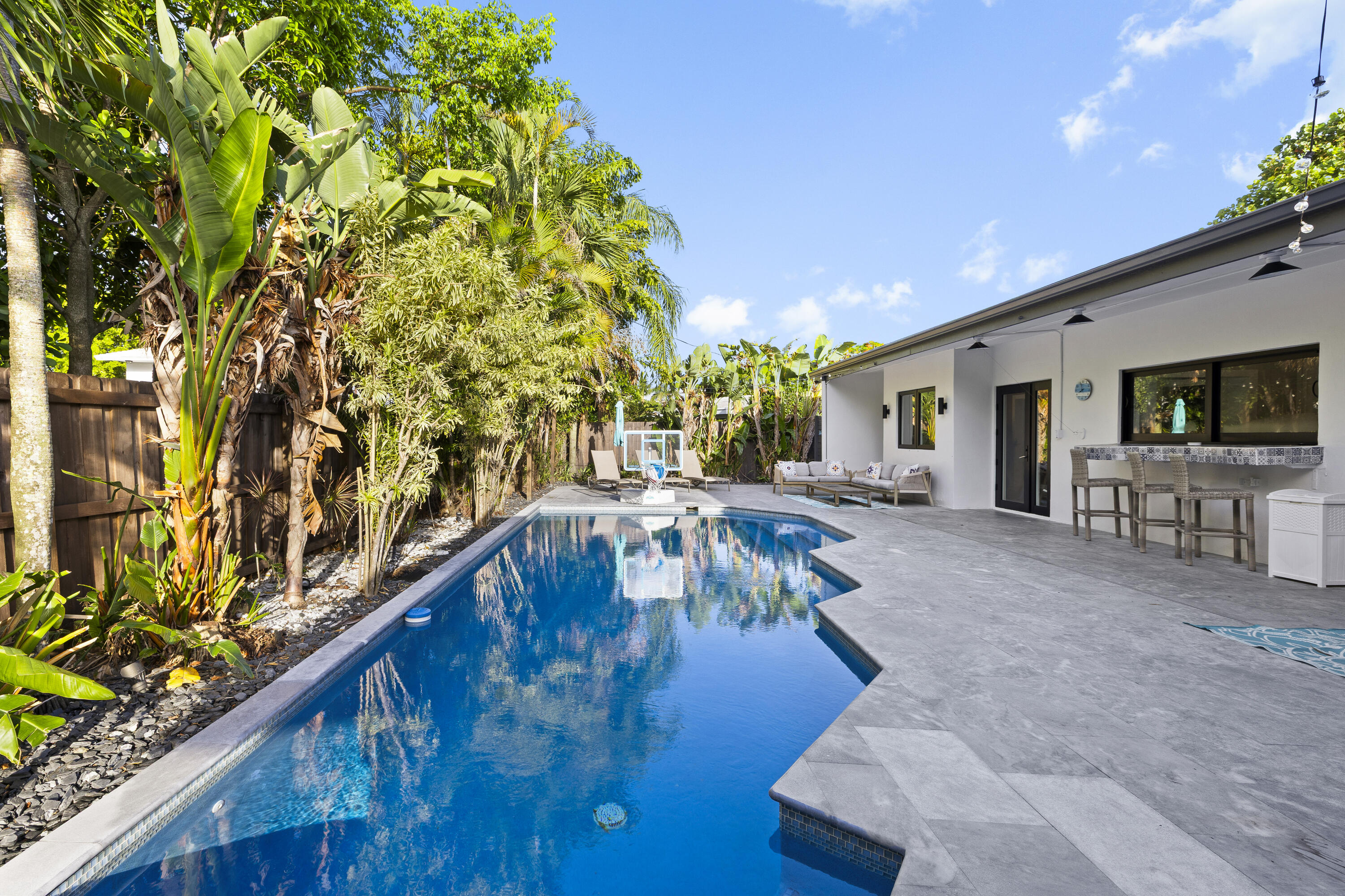 2112 Manatee Drive