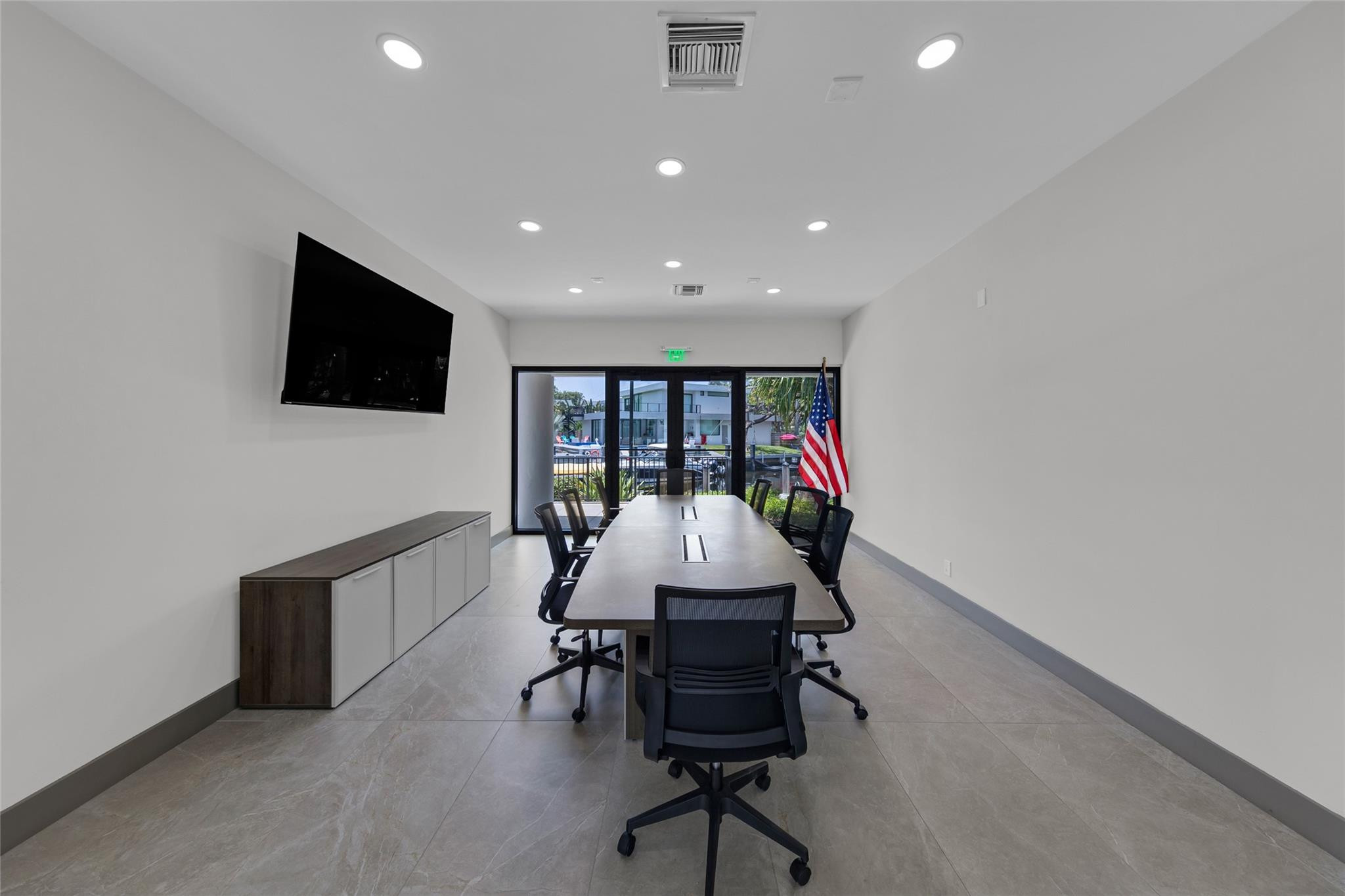 900 River Reach Drive 518