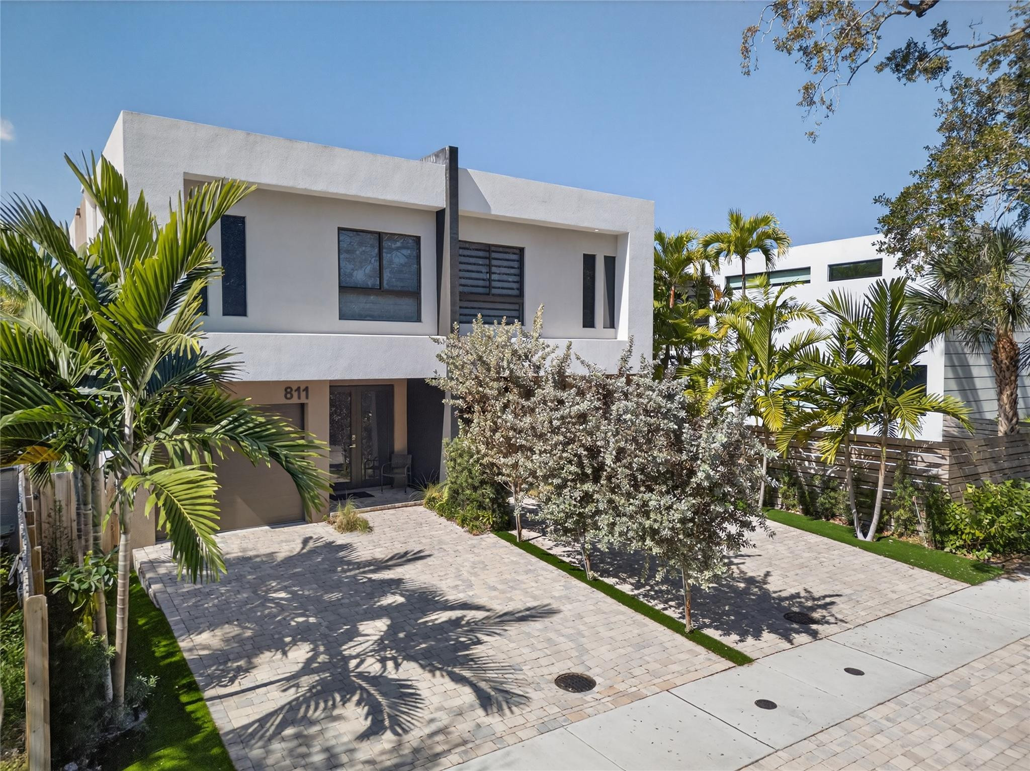 811 SW 10th Terrace