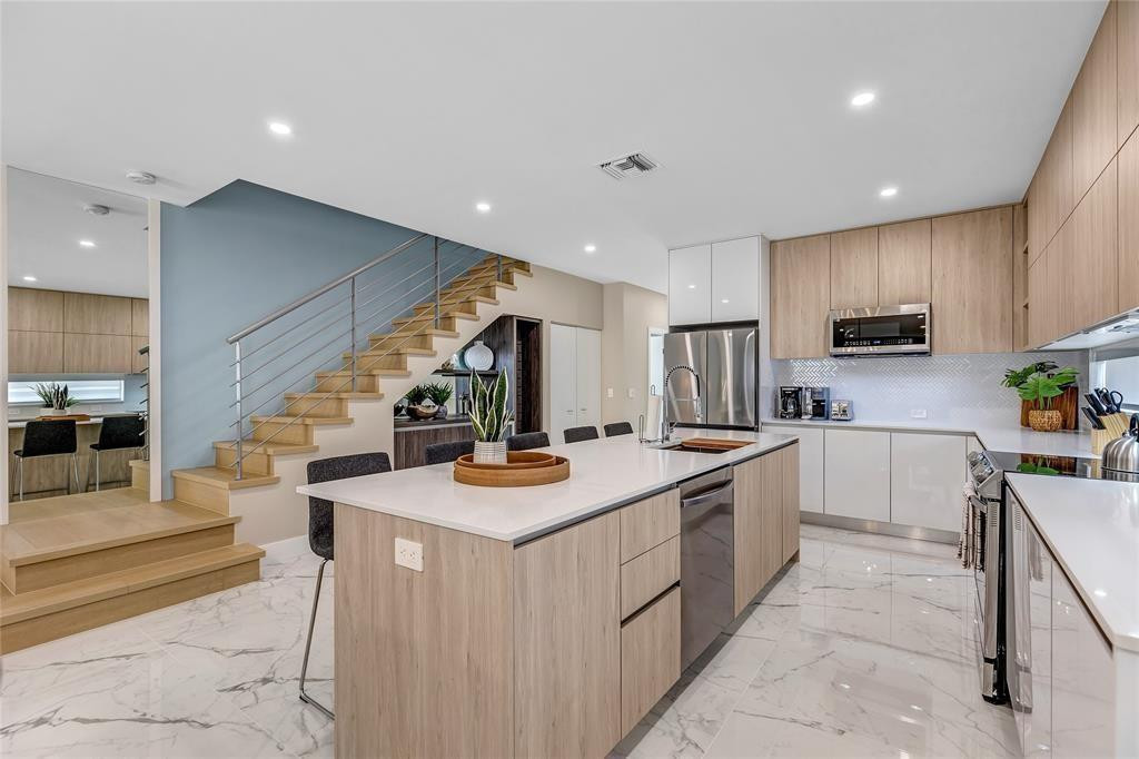 811 SW 10th Terrace