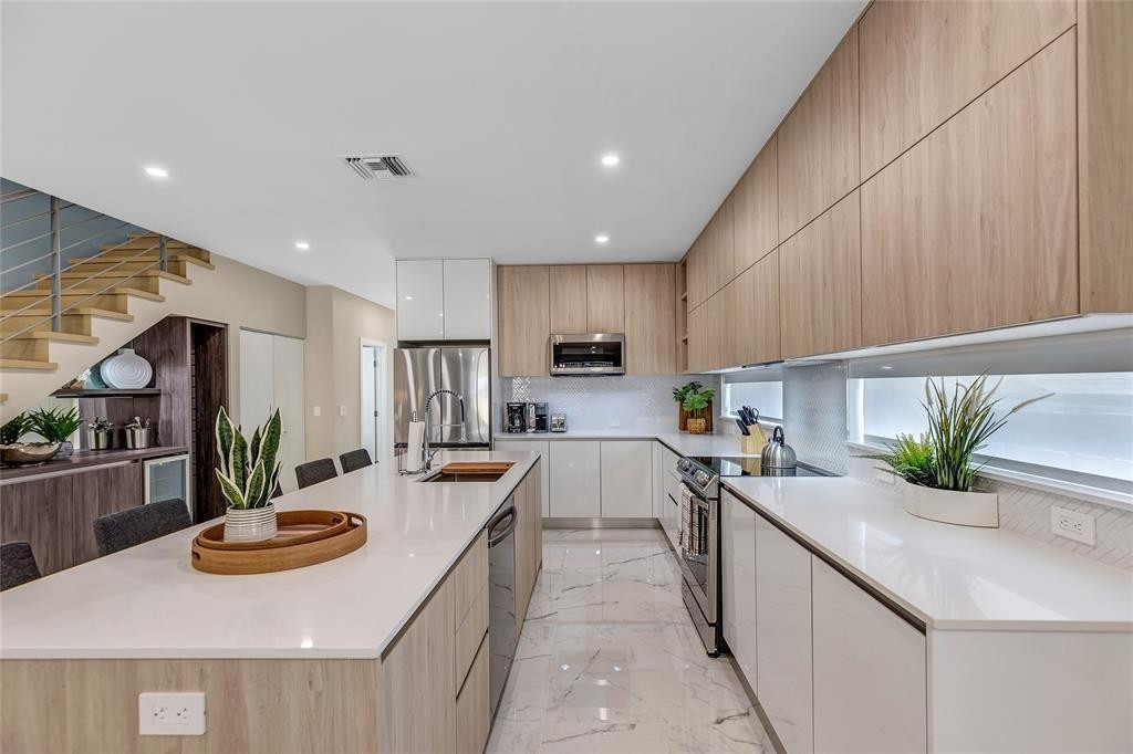 811 SW 10th Terrace